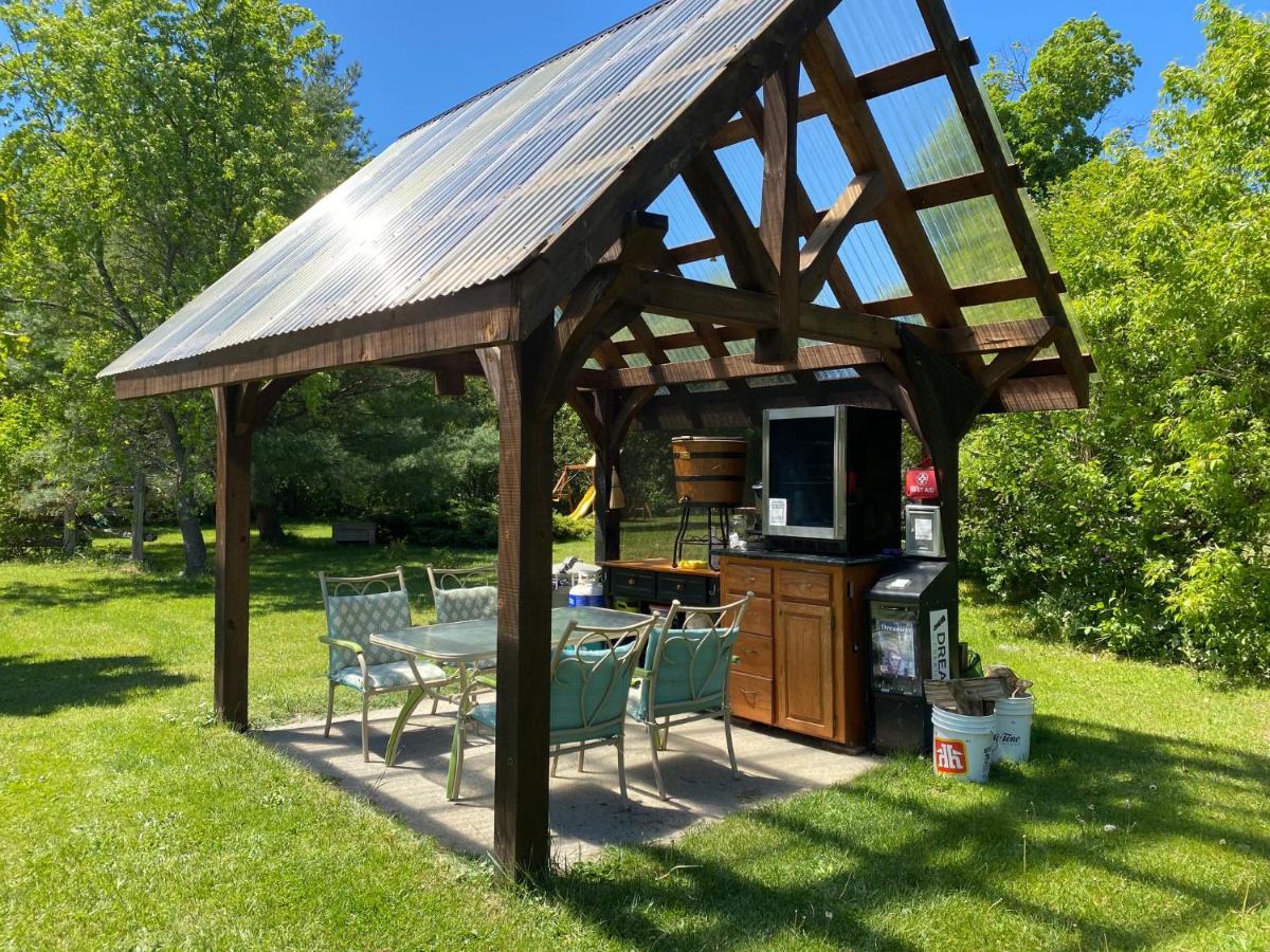 Dreamers Writing Farm, 3 Wooded Acres, Hepworth Sauble Beach Bagian luar foto